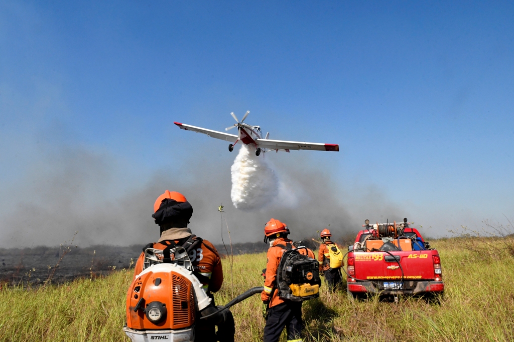 Sanesul fornece mais de 1,5 milhão de litros de água bruta para combate aos incêndios no Pantanal                                                                                                                                                                                                                                                                                                                                                                                                                   